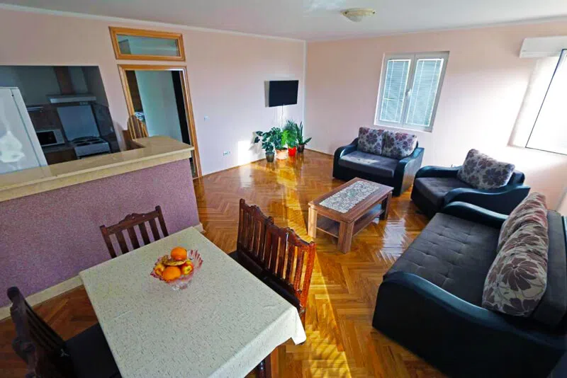 One-Bedroom Apartment - M (4 Persons)